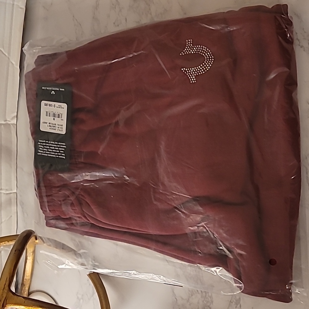 🔥🔥TRUE RELIGION WOMEN CRYSTAL RELAXED JOGGER- CABERNET SIZE MEDIUM - Picture 8 of 10